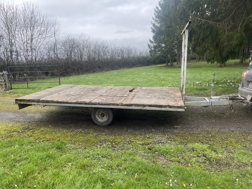 Flat bed car trailer - flat,