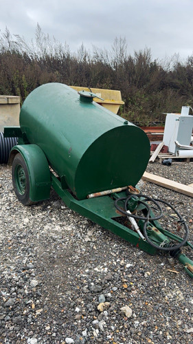Green towable water bowser - towable,