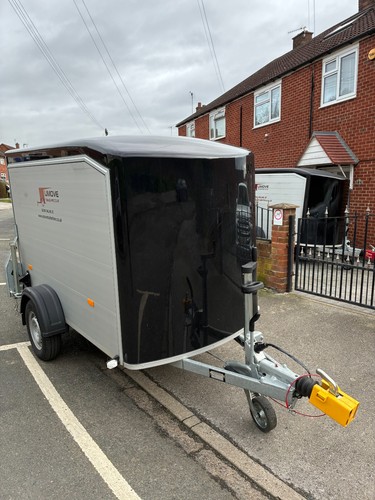 Debon c255 box - hire),