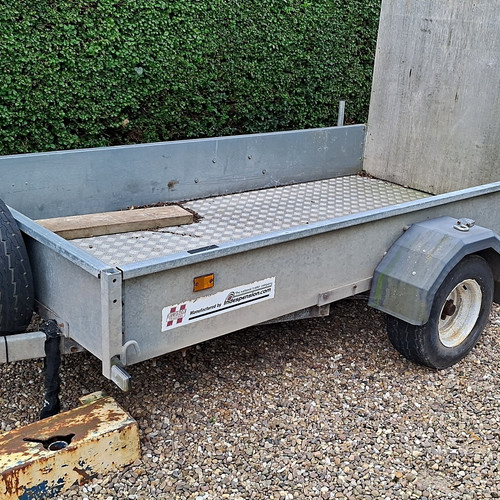 Large trailer 8ft - 8ft, x