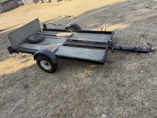 Tilt bed trailer quad lawn - bed,