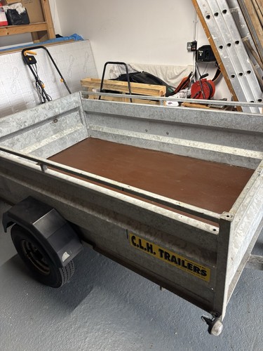 Small two wheel trailer - small,