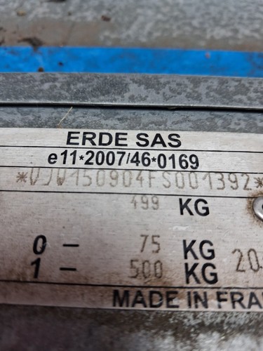 Erde medium trailer - medium,